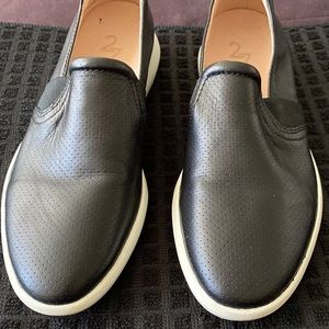 Women’s size 5 1/2 brand new edit 27 loafers